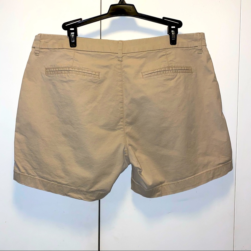 Shorts - Picture 2 of 4